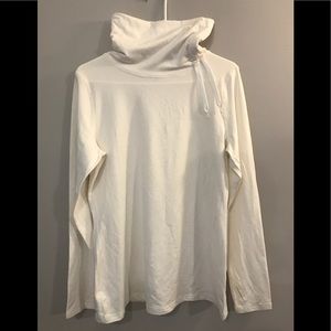 DANSKIN NOW White Sports Turtle Neck